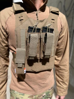 LA Police Gear JTE Lightweight MOLLE Plate Carrier -Vanguard Uniforms la police gear jte lightweight molle plate carrier pc jte 97044.1674522134